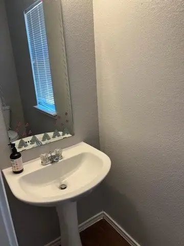 1021 Christopher Ave #B, Round Rock, TX 78681 - #3