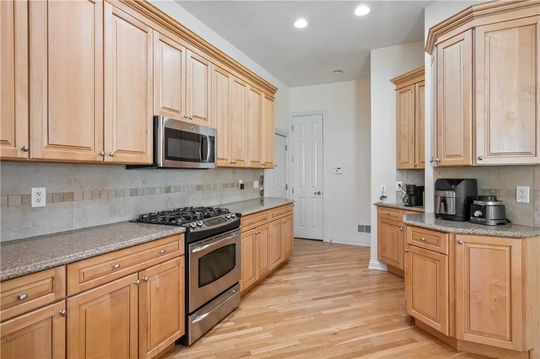 107 Kingston Ave, Cranberry, PA 16066 - #1