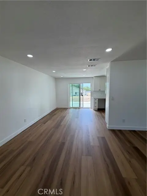 527 W 10th, Perris, CA 92570 - #3