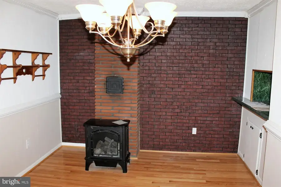 213 W RIVERVIEW ROAD, Baltimore, MD 21225 - Image #2