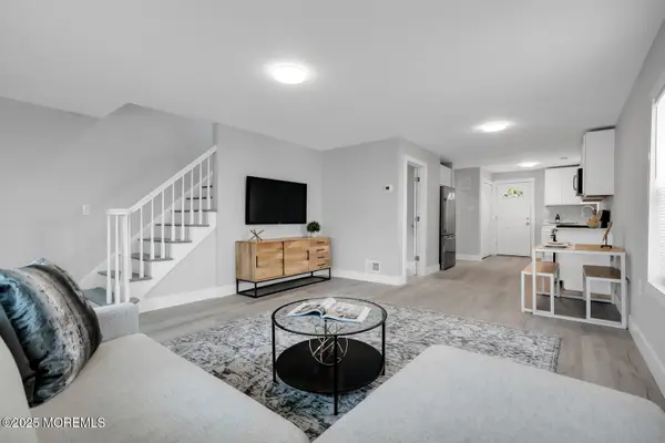 33 Grove Place, Keansburg, NJ 07734