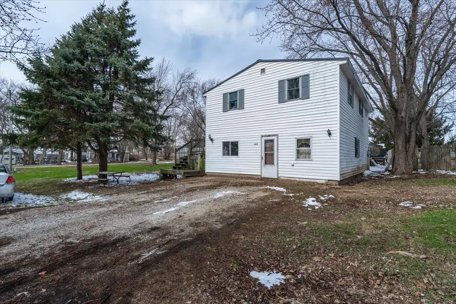 202 E Jones Street, Secor, IL 61771 - #2
