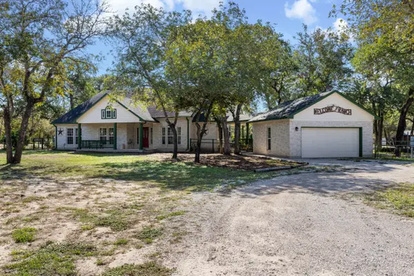 1010 Wild Flower, Floresville, TX 78114