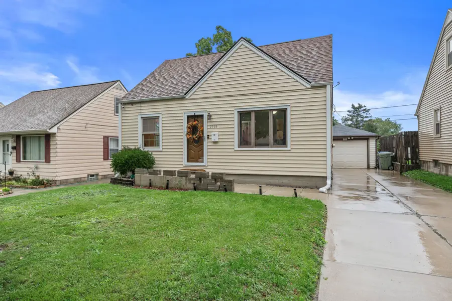 2526 S 70th St, Milwaukee, WI 53219 - #2
