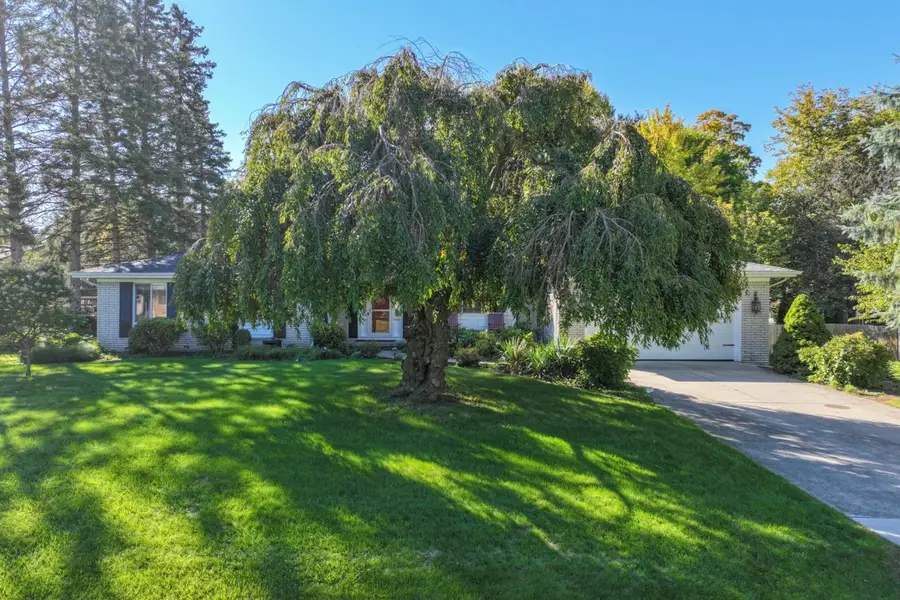 2119 Blackthorn, Burton, MI 48509 - #2