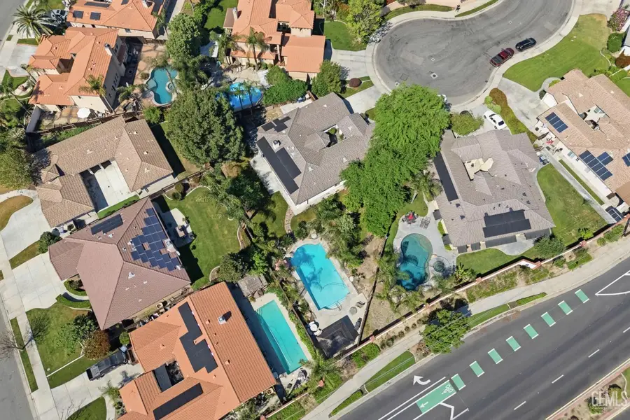 2812 CHISELHURST COURT, Bakersfield, CA 93311 - #2