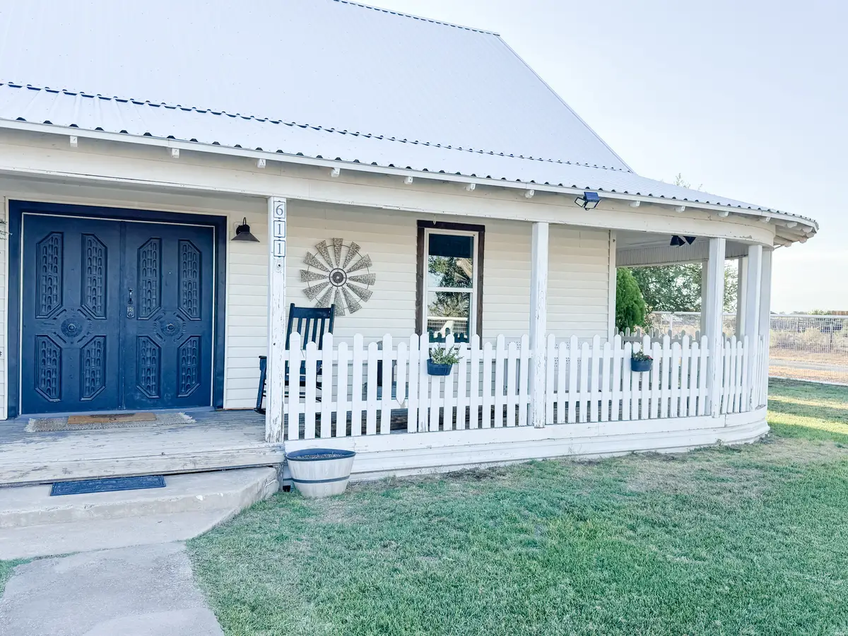 611 Badger St, Hope, NM 88250 - #1