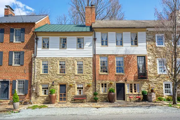 40162 Main St, WATERFORD, VA 20197