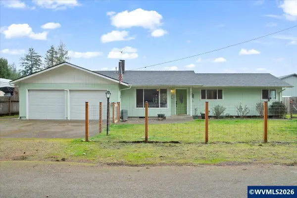 247 Cedar St, Lyons, OR 97358