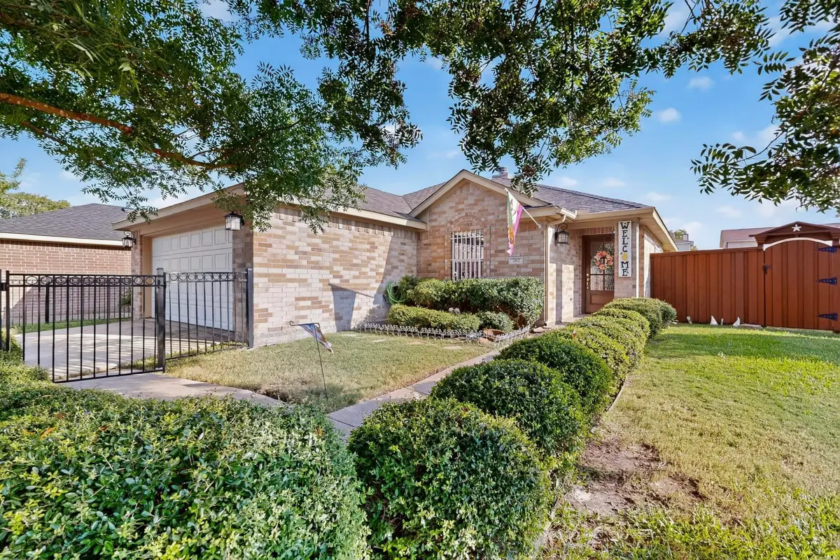 202 Athel Drive, Mesquite, TX 75149 - Image #1