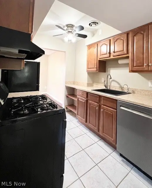 20301 Shelburne Road #8B, Shaker Heights, OH 44118 - #2