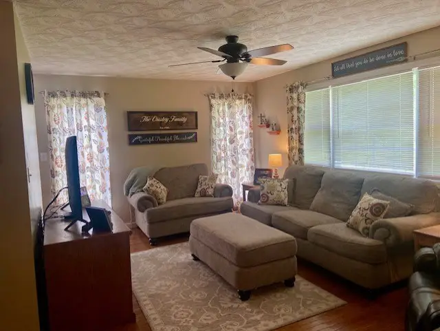 490 Ponderosa Drive, Paintsville, KY 41240 - Image #2