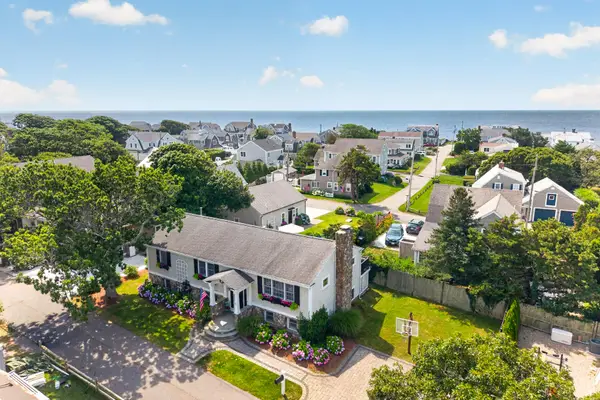 33 Harbor View Road, Harwich Port, MA 02646