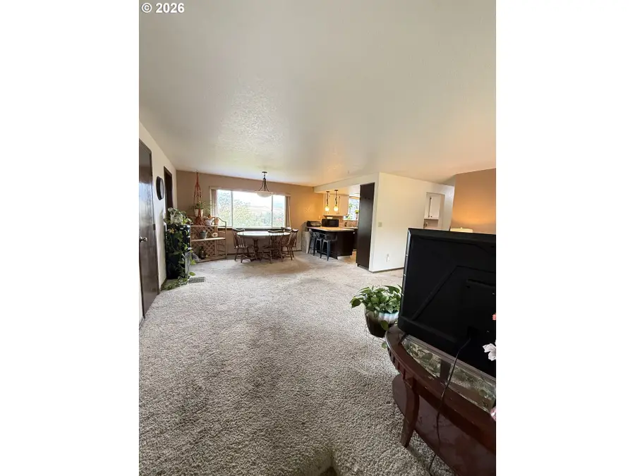 1814 SW 45th St, Pendleton, OR 97801 - #3
