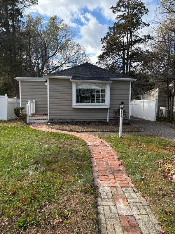 117 Brookside Avenue, North Babylon, NY 11703