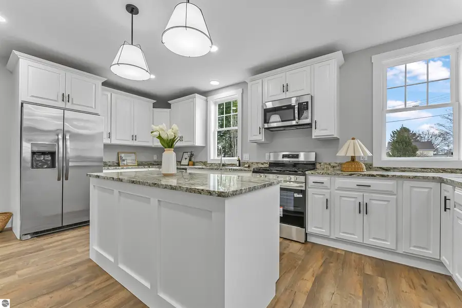 302 W Dresden ST, Kalkaska, MI 49646 - Image #2