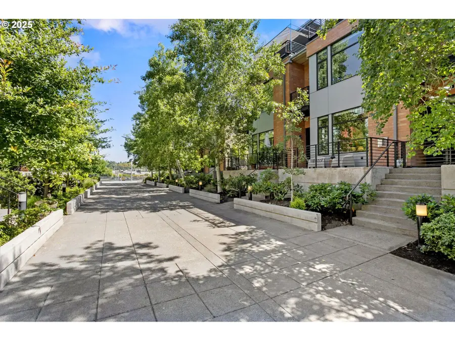 1688 NW Riverscape St, Portland, OR 97209 - Image #2