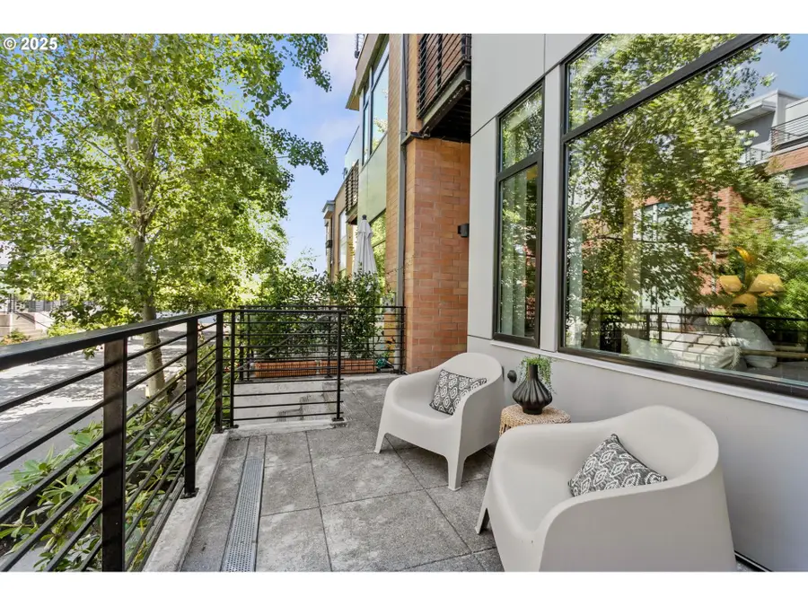 1688 NW Riverscape St, Portland, OR 97209 - Image #3