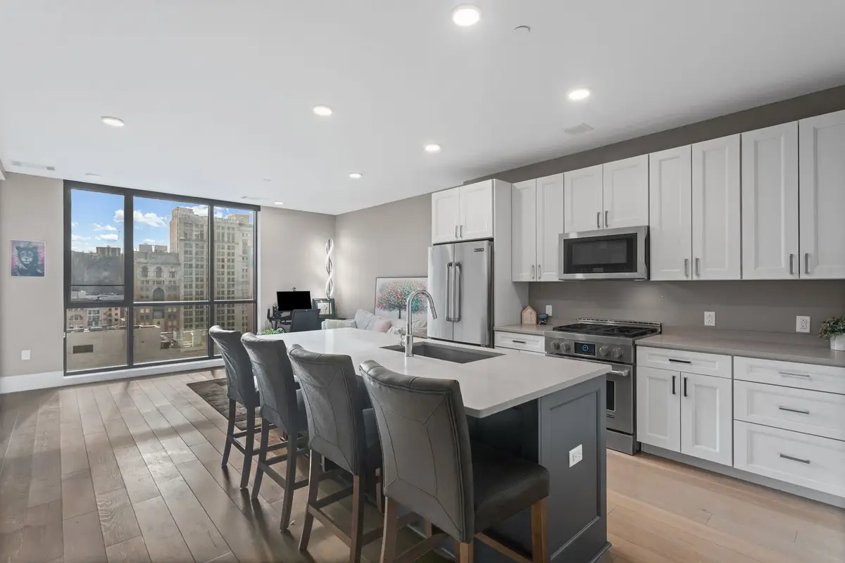 350 Oliver #1103, Pittsburgh, PA 15222 - #1