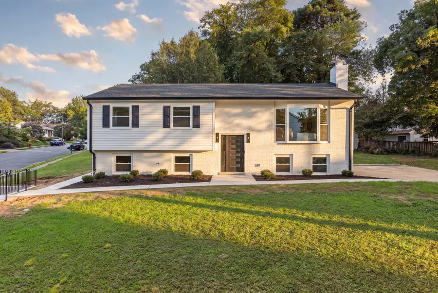 300 Valeview Ct Nw, Vienna, VA 22180 - #2