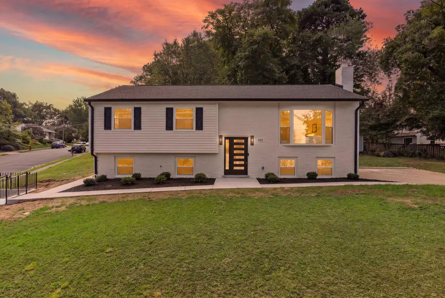 300 Valeview Ct Nw, Vienna, VA 22180 - #3