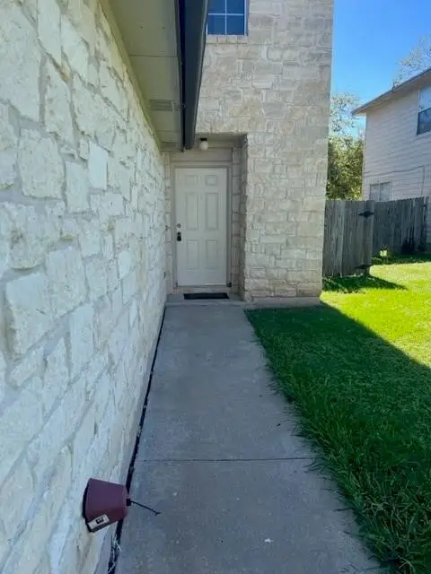 1017 Christopher Ave #B, Round Rock, TX 78681 - #2