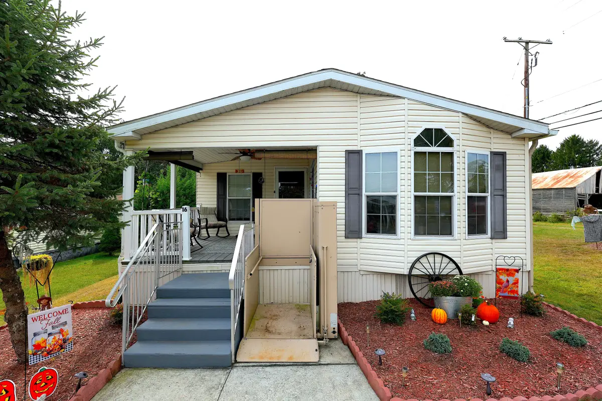 16 Shamrock Ave, Mohrsville, PA 19541 - Image #1
