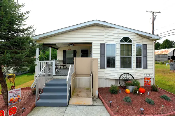 16 Shamrock Ave, MOHRSVILLE, PA 19541