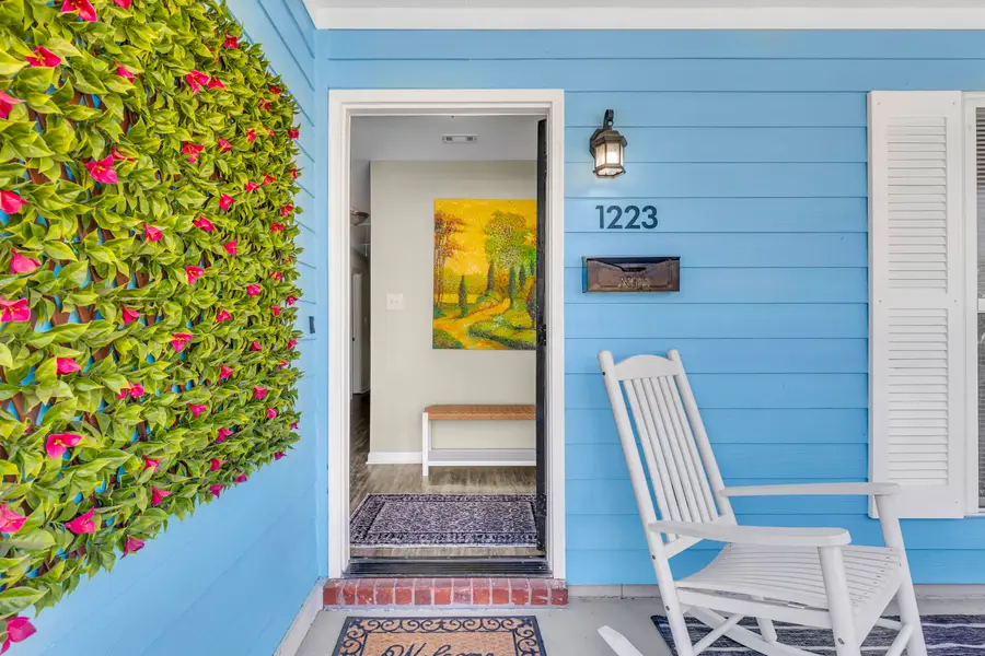 1223 E Waldburg Street, Savannah, GA 31404 - #3