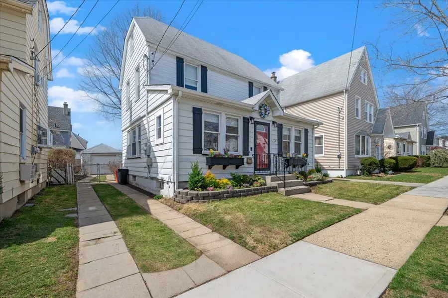 192 Broad Street, Williston Park, NY 11596 - #3