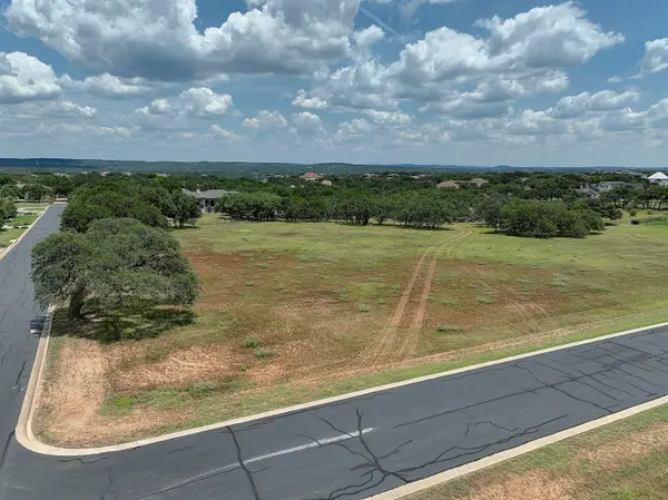 26204 Madison Dr, Spicewood, TX 78669