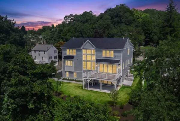 320 Concord Avenue, Lexington, MA 02421