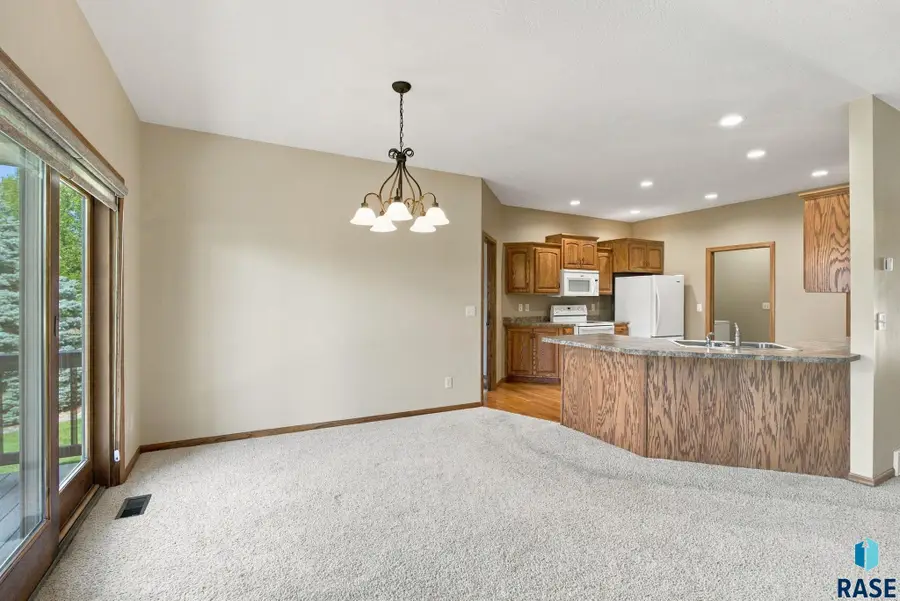 3205 S Lupine Pl, Sioux Falls, SD 57110 - #3