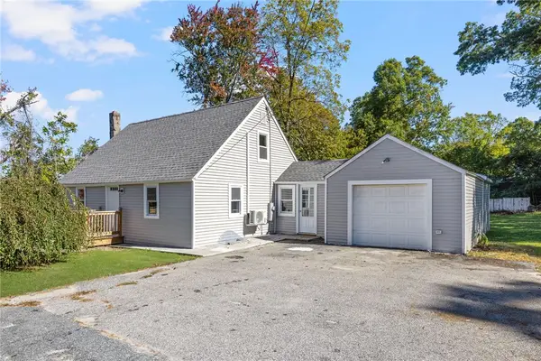 30 Uphill Avenue, Warwick, RI 02886