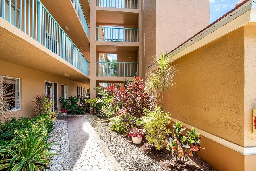12560 Majesty Circle #104, Boynton Beach, FL 33437 - #2