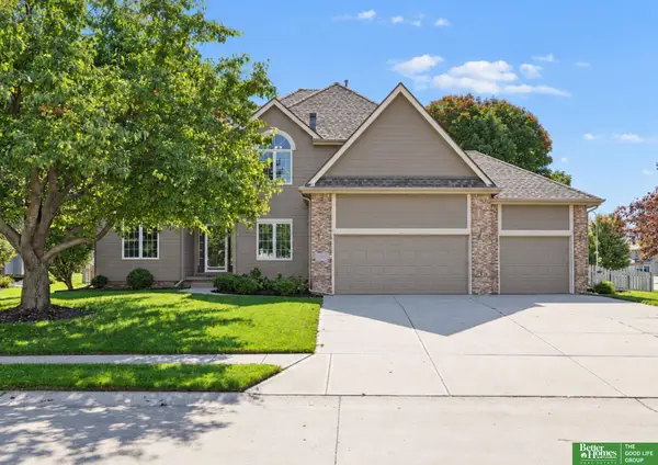 15935 Newport Avenue, Omaha, NE 68116