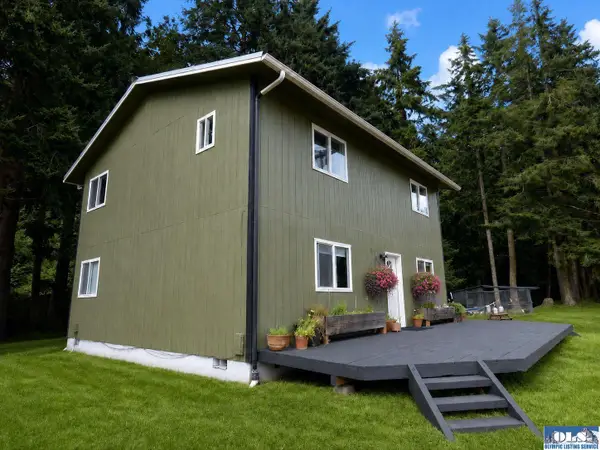 41 Full Moon Trail, Port Angeles, WA 98363