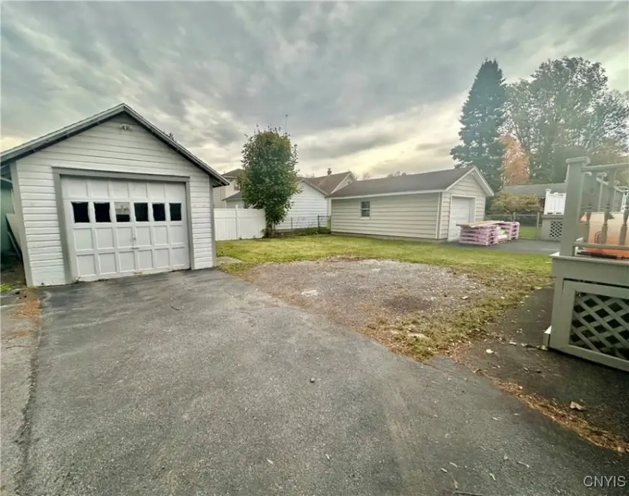 405 Spratt Place, Utica, NY 13502 - Image #2