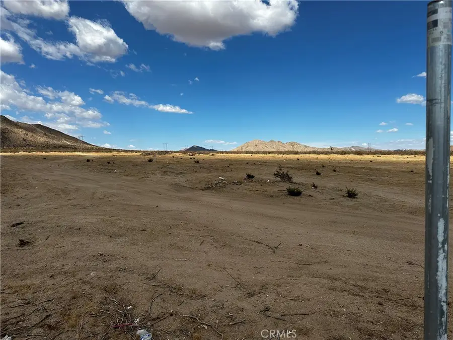 112 Colusa Rd, Apple Valley, CA 92307 - #2