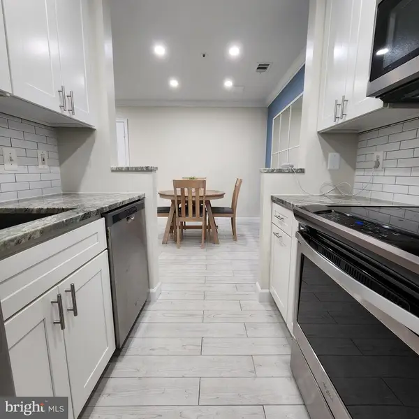 255 S Pickett Street , 102, Alexandria, VA 22304