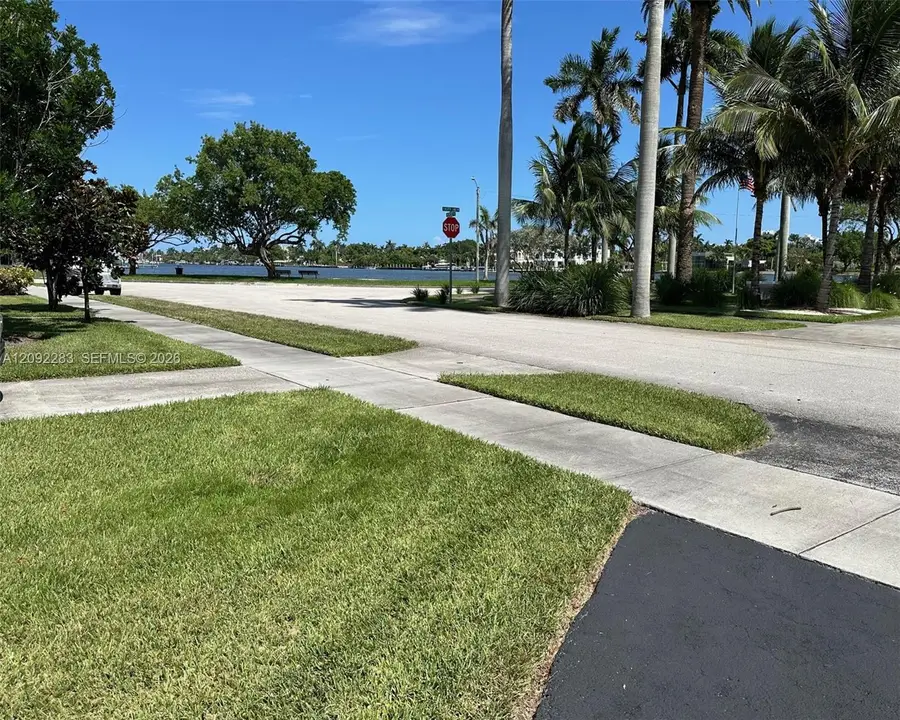 1235 Pierce St, Hollywood, FL 33019 - #2