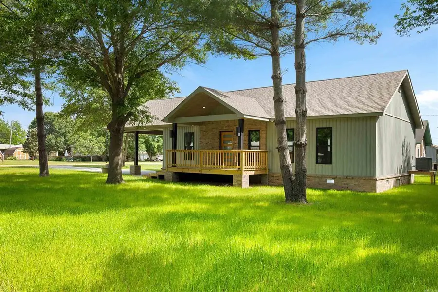 301 Dogwood Street, Caraway, AR 72419 - #2