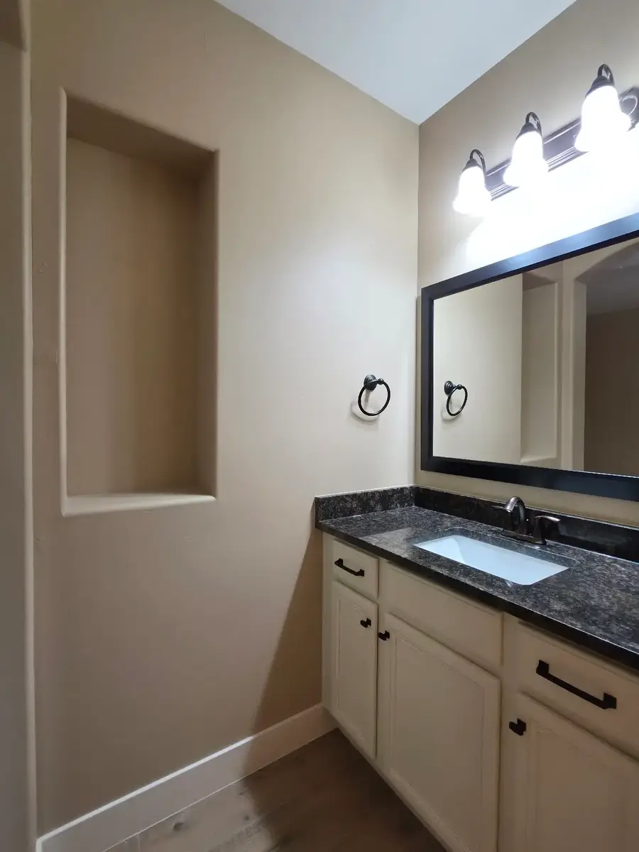 3208 Jasper, Carlsbad, NM 88220 - #2