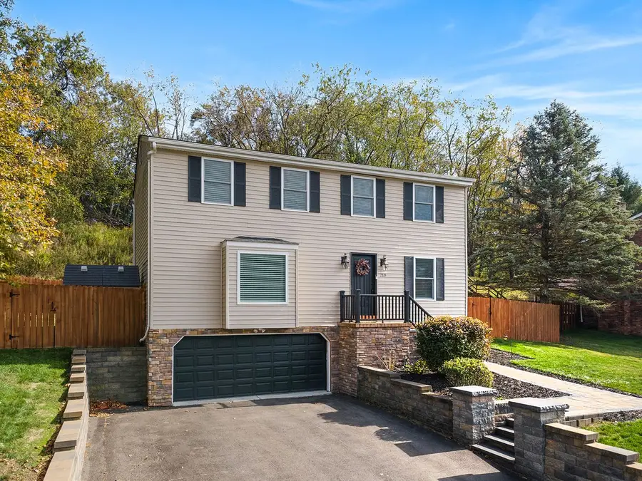 218 Lakeside Dr, McKees Rocks, PA 15136 - #2