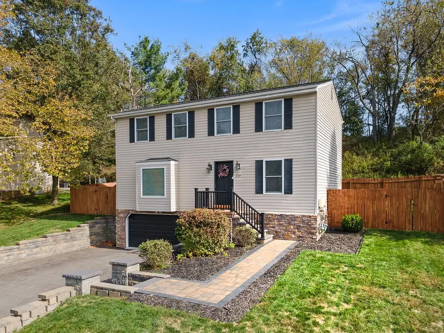 218 Lakeside Dr, McKees Rocks, PA 15136 - #3
