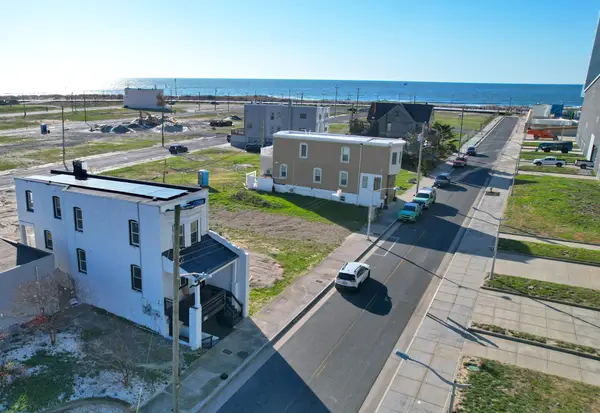 203 S Metropolitan Ave, Atlantic City, NJ 08401