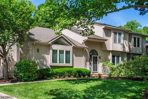 32 Robinhood Dr #32, Mountain Lakes Boro, NJ 07046