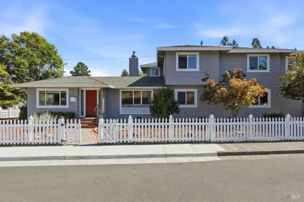 2044 Hawthorne Court, Santa Rosa, CA 95404