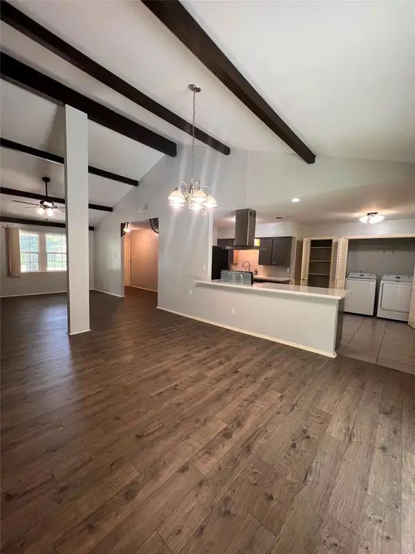 9543 Beverlyhill St, Houston, TX 77063