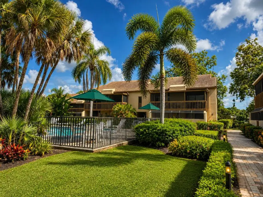 3033 Willow Green #10, Sarasota, FL 34235 - #1